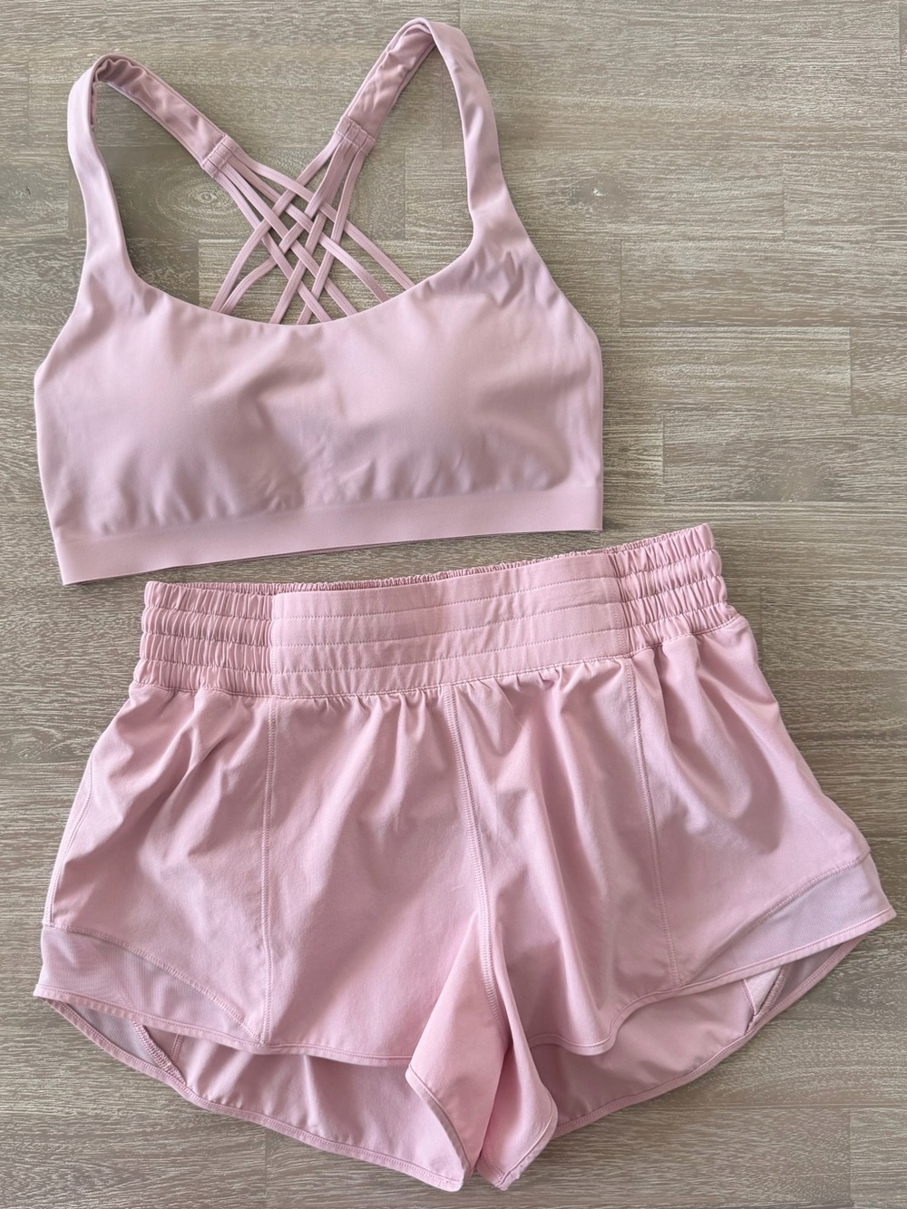 Lululemon Set Pink Haze FlexyFlex Strappy Yoga Bra + Hotty Hot HR 2.5” Shorts - Picture 2 of 15